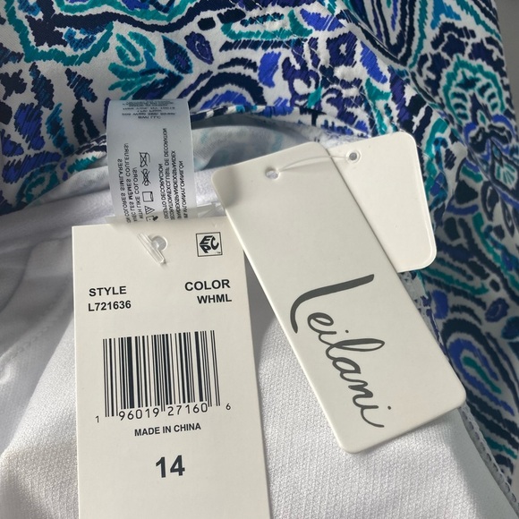 Leilani NWT Blue & White Patterned Halter Bathing Suit Top - Picture 5 of 7